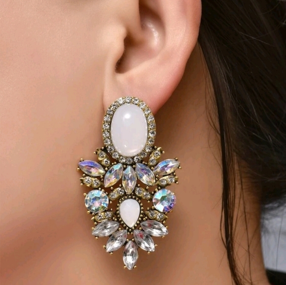 Beautiful earrings - Picture 1 of 2